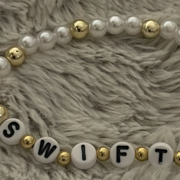 Eras Tour - Swiftie Friendship Bracelet - Picture 1 of 2